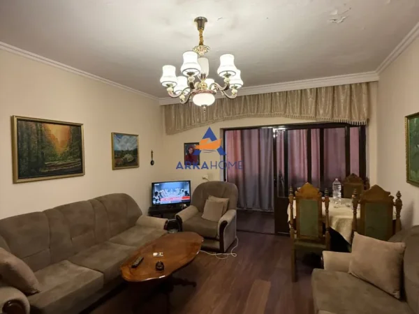 Tirane, shitet apartament 1+1+Ballkon Kati 2, 85 m² 160.000 €