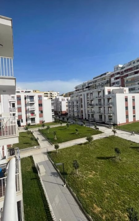 SHITJE/QERA, 500 m² ne 4 apartaemnte 5 poste parkimi rezidenca klensi astir