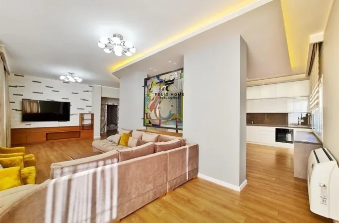 Tirane, jepet me qera apartament 4+1 Kati 2, 210 m² 1.300 € (KOMUNA E PARISIT)