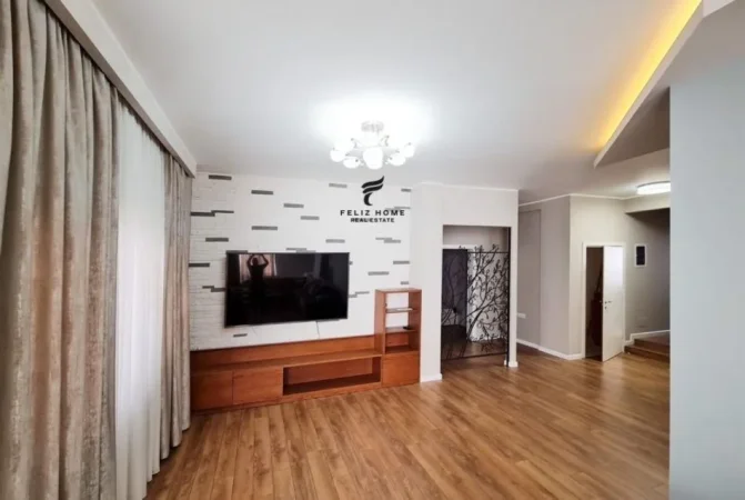 Tirane, jepet me qera apartament 4+1 Kati 2, 210 m² 1.300 € (KOMUNA E PARISIT)