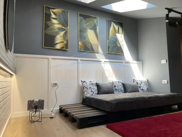 jepet me qera apartament duplex 2+1 Kati 3, 90 m² 900 € (Rezidenca "Porta e Gjelbër", Pallati i Brigadave)