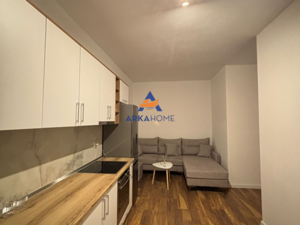 Tirane, jepet me qera apartament 1+1+Ballkon Kati 6, 75 m² 400 € 
