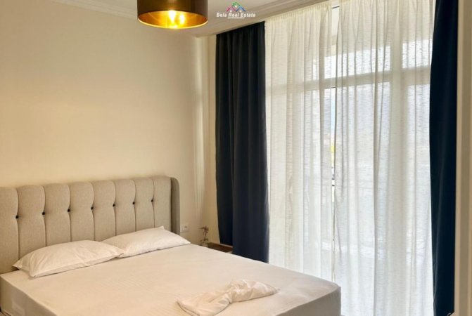 Tirane, jepet me qera apartament 1+1 Kati 1, 70 m² 650 € (Rruga Reshit Petrela)