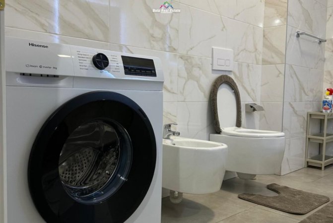 Tirane, jepet me qera apartament 1+1 Kati 1, 70 m² 650 € (Rruga Reshit Petrela)