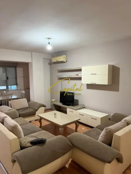 Tirane, jepet me qera apartament 2+1 Kati 4, 100 m² 700 € (RRUGA E KAVAES)