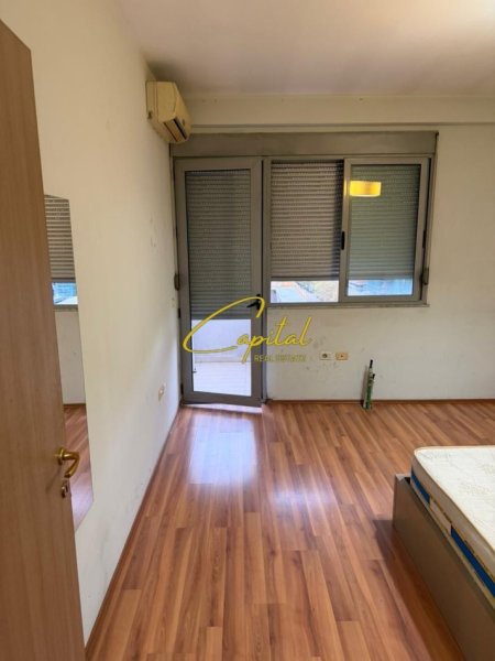 Tirane, jepet me qera apartament 2+1 Kati 4, 100 m² 700 € (RRUGA E KAVAES)