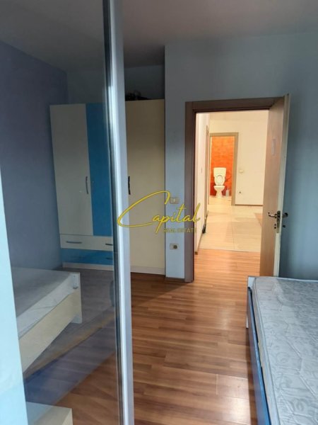 Tirane, jepet me qera apartament 2+1 Kati 4, 100 m² 700 € (RRUGA E KAVAES)