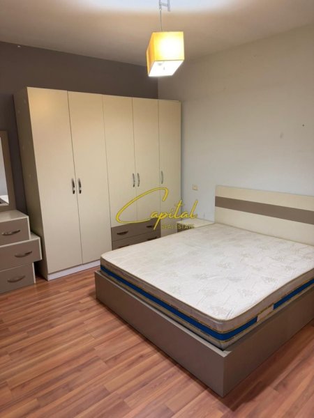 Tirane, jepet me qera apartament 2+1 Kati 4, 100 m² 700 € (RRUGA E KAVAES)
