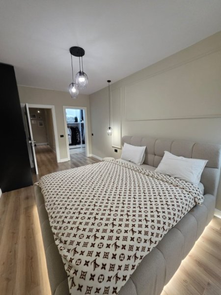 Tirane, shitet apartament 2+1+Ballkon Kati 1, 113 m² 452.000 € (Komuna Parisit)