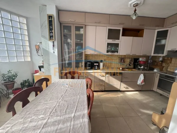 Tirane, shes apartament 2+1 Kati 3, 110 m² 211.500 € (Kodra Diellit, Tiranë)