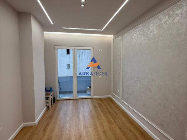 Tirane, shitet apartament 1+1+Ballkon Kati 3, 60 m² 200.000 € 