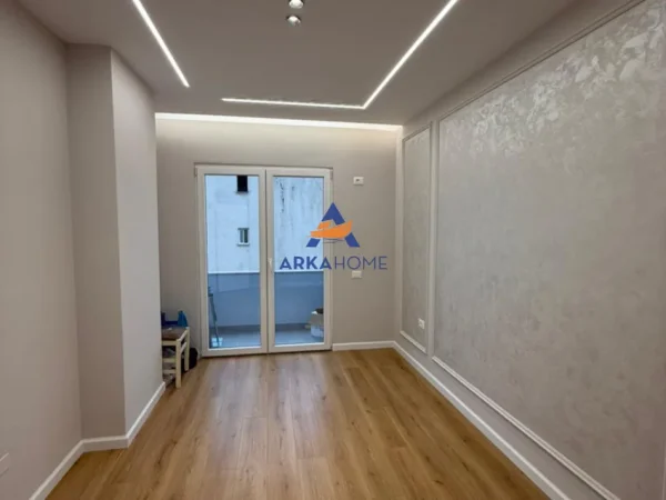 Tirane, shitet apartament 1+1+Ballkon Kati 3, 60 m² 200.000 € 