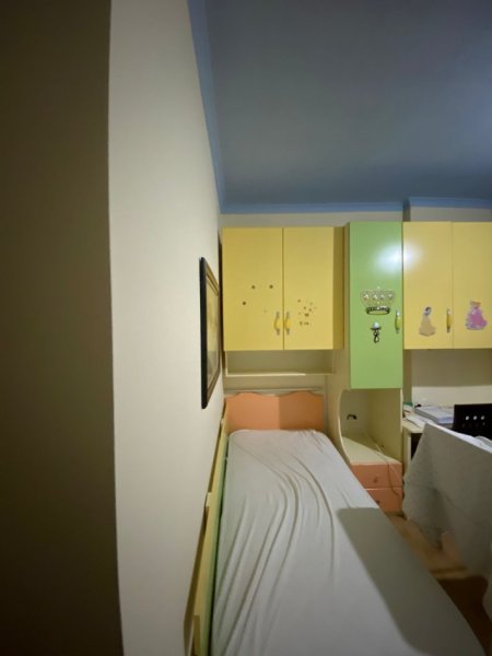 Durres, jepet me qera apartament 2+1+Ballkon Kati 11, 104 m² 600 € (Rruga Panorama)