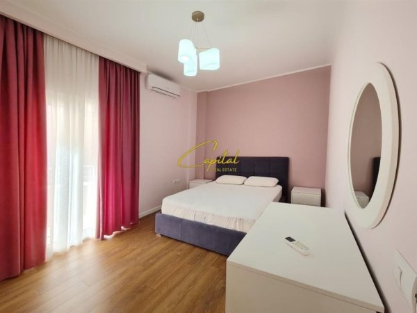 Tirane, jepet me qera apartament 4+1 Kati 2, 210 m² 1.300 € (KOMUNA E PARISIT)