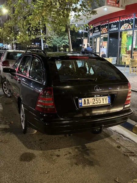 Tirane, shes Nafte, e zeze 3.300€