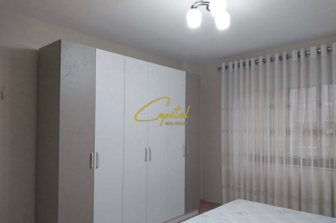 Tirane, jepet me qera apartament 1+1 Kati 5, 60 m² 500 € (KOMUNA E PARISIT)