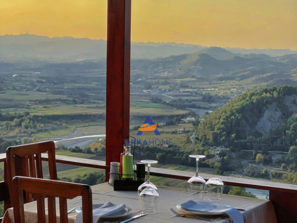 Tirane, shitet bar-resorant Kati 4, 16.000 m² 1.300.000 € 