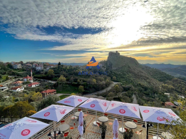Tirane, shitet bar-resorant Kati 4, 16.000 m² 1.300.000 € 