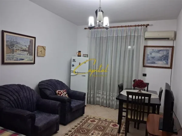 Tirane, jepet me qera apartament 1+1 Kati 4, 70 m² 700 € (SHESHI SKENDERBEJ)