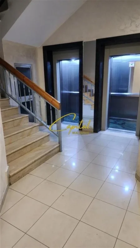 Tirane, jepet me qera apartament 1+1 Kati 4, 70 m² 700 € (SHESHI SKENDERBEJ)