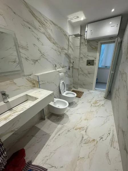 Tirane, jepet me qera apartament 1+1+Aneks+Ballkon Kati 4, 90 m² 700 € (Pallatet Muskat Tirane)