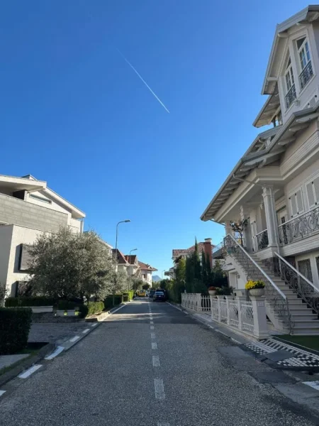 Tirane, shitet Vile 3+1 , 351 m² (Rezidencën Akacia Hills)