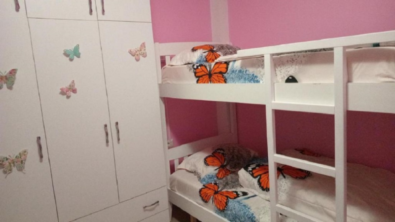 Me qera - Dhoma të përbashkëta mix, private dhe vetëm vajzash nga 7.5 euro dita, ose mujore nga 200euro