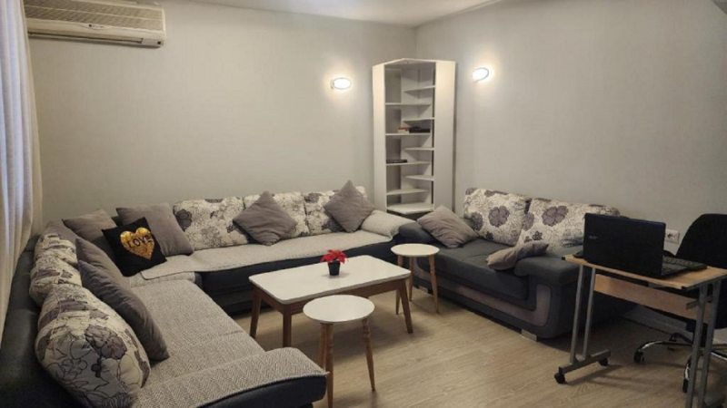 Me qera - Dhoma të përbashkëta mix, private dhe vetëm vajzash nga 7.5 euro dita, ose mujore nga 200euro