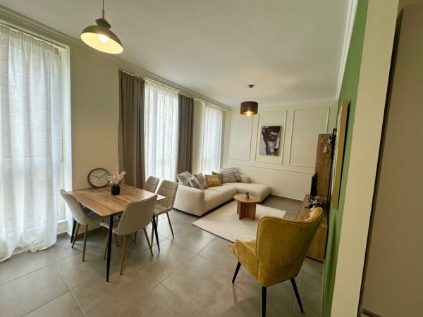 Tirane, jepet me qera apartament 1+1 Kati 2, 75 m² 650 € (Jordan Misja)