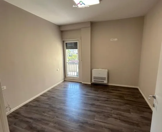 Tirane, shes apartament 2+1 Kati 1, 88 m² 210.000 € (Rruga Panorama)