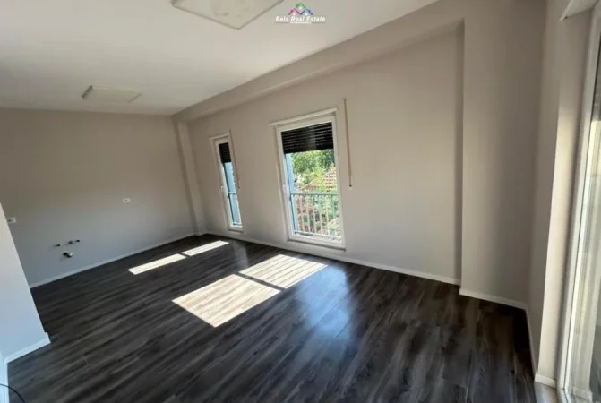 Tirane, shes apartament 2+1 Kati 1, 88 m² 210.000 € (Rruga Panorama)