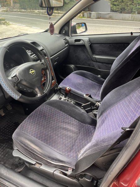 Tirane, shes makine Opel Astra Nafte, vishnje manuale Kondicioner 370.000 km 120.000 lek