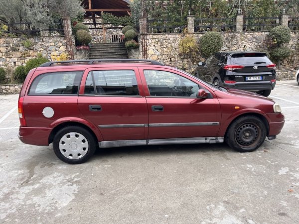 Tirane, shes makine Opel Astra Nafte, vishnje manuale Kondicioner 370.000 km 120.000 lek