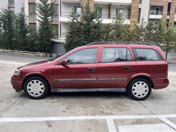 Tirane, shes makine Opel Astra Nafte, vishnje manuale Kondicioner 370.000 km 120.000 lek