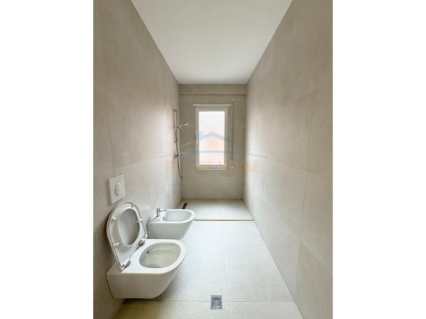 Tirane, shes apartament 1+1+Post Parkimi Kati 3, 62 m² 150.000 €