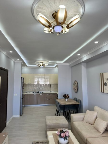 Tirane, jepet me qera apartament 2+1+Aneks+Ballkon Kati 3, 100 m² 600 € (Plus post parkimi)