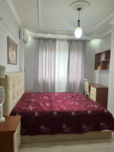 Tirane, jepet me qera apartament 2+1+Aneks+Ballkon Kati 3, 100 m² 600 € (Plus post parkimi)