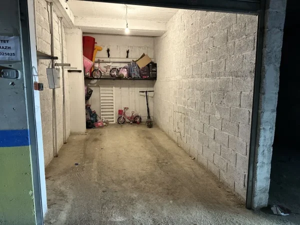Shqiperi, shitet garazh | post parkimi Kati -1, 18 m² 