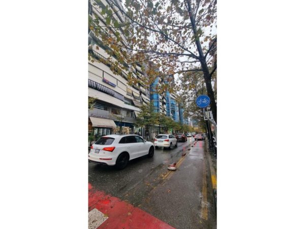 Tirane, jepet me qera ambjent biznesi Kati 0, 47 m² 800 € (Rruga e Dibres, Tiranë.)