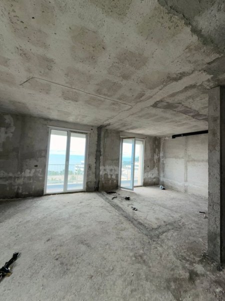 Durres, shes apartament 2+1+Aneks+Ballkon Kati 3, 150 m² (Shitet apartament premium në Kompleksin Dyrrachium, një nga rezidencat më elitare në Currila, Durrës. Apartamenti është 149.39 m², ndodhet në katin e 3-të banim dhe ofron pamje të...