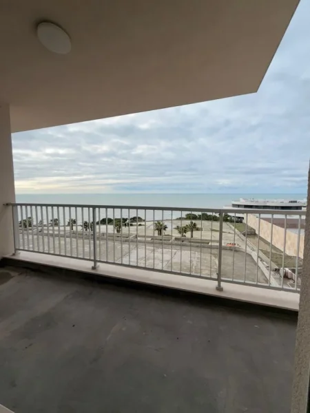 Durres, shes apartament 2+1+Aneks+Ballkon Kati 3, 150 m² (Shitet apartament premium në Kompleksin Dyrrachium, një nga rezidencat më elitare në Currila, Durrës. Apartamenti është 149.39 m², ndodhet në katin e 3-të banim dhe ofron pamje të...