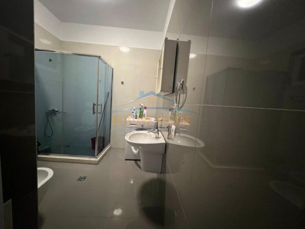 Tirane, jepet me qera apartament 2+1 Kati 2, 111 m² 650 € (Kopeshti Zoologjik)