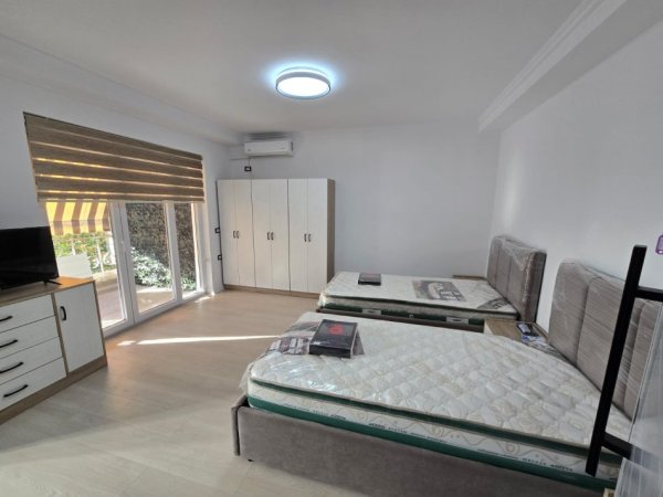 Tirane, jepet me qera garsonier 1+1+Ballkon Kati 2, 38 m² 500 € (Qender)