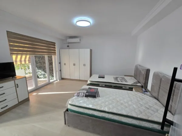Tirane, jepet me qera garsonier 1+1+Ballkon Kati 2, 38 m² 500 € (Qender)