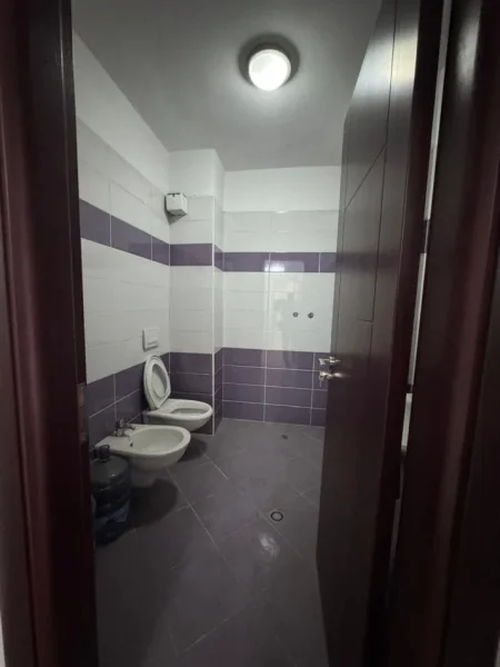 Tirane, shitet apartament 2+1+Aneks+Ballkon Kati 3, 103 m² 258.000 € 