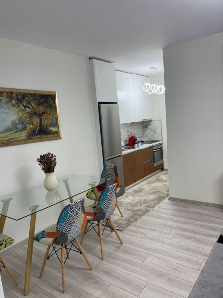 Tirane, jepet me qera apartament 1+1+Ballkon Kati 9, 70 m² 900 € (Rruga Kosovareve)