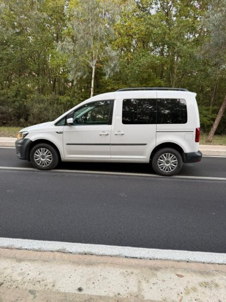 Tirane, shes minivan | minibus VW Caddy Life Nafte, e bardhë manuale Kondicioner