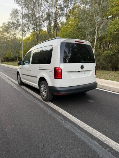 Tirane, shes minivan | minibus VW Caddy Life Nafte, e bardhë manuale Kondicioner