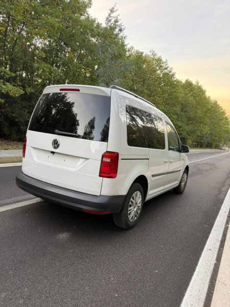 Tirane, shes minivan | minibus VW Caddy Life Nafte, e bardhë manuale Kondicioner