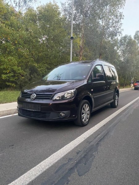 Tirane, shes minivan | minibus VW Caddy Maxi 7 vende Nafte, gri e erret manuale Kondicioner